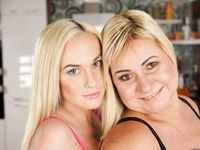 Vinna Reed, Pam Roze Mijn moeders kont kussen