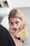 Rebecca Volpetti. dunne tiener en grote lul
