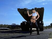 Silvia Saint het soldaat meisje