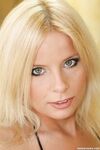 Lucy Love en Sandra Parker neuken in de kont