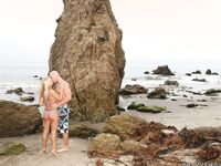 Jessica Moore neuken op het strand