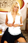 Anita Blond masturberen in het klooster