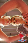 Nataly Von en Nikky Thorne worstelen