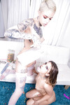 Kristen Scott en Leigh Raven's lesbische porno