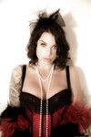 Ivy Lebelle de getatoeëerde milf