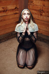 Chloe Cherry neukt twee lullen