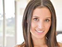 Aubrey Sweet verwent ook haar kont