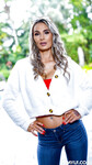 Mandy Rhea de grote tieten blond