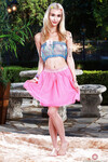 Emma Rosie de schattige blonde
