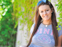 Kelsey Jones toont haar prachtige lichaam