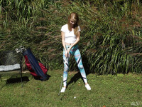 Hannah Hays in de tuin