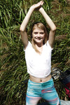 Hannah Hays in de tuin