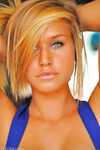 Kennedy Leigh de hete kleine blondine