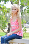 Hanah de schattige blonde meisje masturberen
