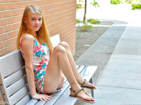Hanah de blonde 18 jaar oud tiener