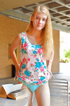 Hanah de blonde 18 jaar oud tiener