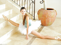 Claire de sexy ballerina