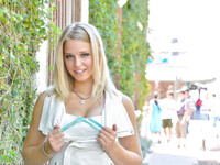 Lacey Johnson pronken