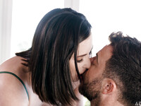 Casey Calvert kut