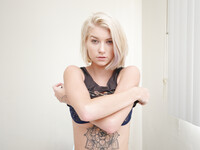 Arya Fae pijpen