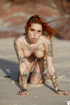 Ana Almeida de sexy tatoeage chick