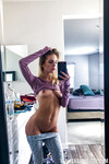 Natalie Knight de zeer sexy blonde chick