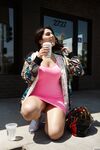 Valentina Nappi. Bij de halte