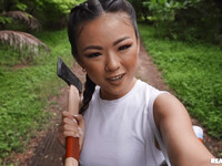 Lulu Chu neuken in het bos