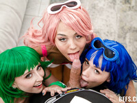 Cosplayes babes geneukt