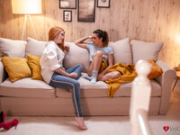 Kaira Love en Valentina Lapiedra vallen voor elkaar