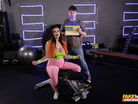 Sofia Lee traint met een personal trainer