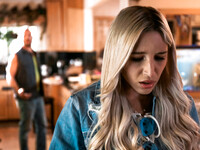 Abella Danger het sexy meisje naast de deur