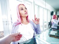 Roze haar volwassen meisje Aaliyah liefde krijgt de koele dosis in een pov