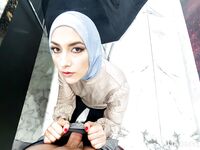 Isabel Love kinky's Arabische milf poes diep binnen