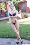 Fit blond Slimpick Vic in hete buiten neuken