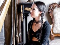 Freya Von Doom en Claire Roos neuken elkaar als het einde van de wereld