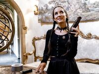 Freya Von Doom en Claire Roos neuken elkaar als het einde van de wereld