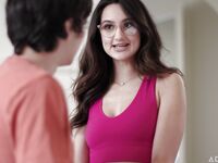 Egzotikus szépség eliza ibarra elcsábítja a mostohatestvérét