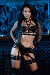 Madison Ivy en Katrina Jade geniet ervan elkaars geschoren poesje te likken