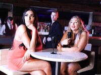 Ava Koxxx - Luxe slet geneukt in de kont