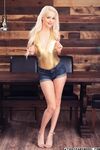 Elsa Jean. sexy blond tiener