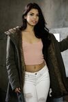 Gina Valentina de slet naast de deur
