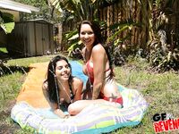 Callie Nicole en Gina Valentina - Stoute vriendinnen