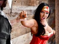 Romi Rain de superster