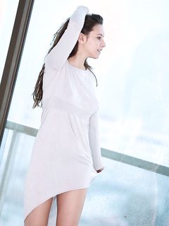 Alisa Amore - Geschoren Hongaars meisje