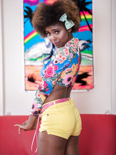 Daizy Cooper's kut bespoten