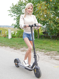 Bimbi de kleine tieten milf