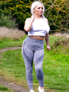 Louise Lee de grote kont milf