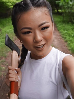 Lulu Chu neuken in het bos