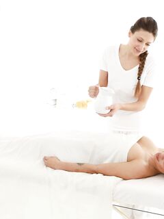Canela Huid - De grote pik van de masseur